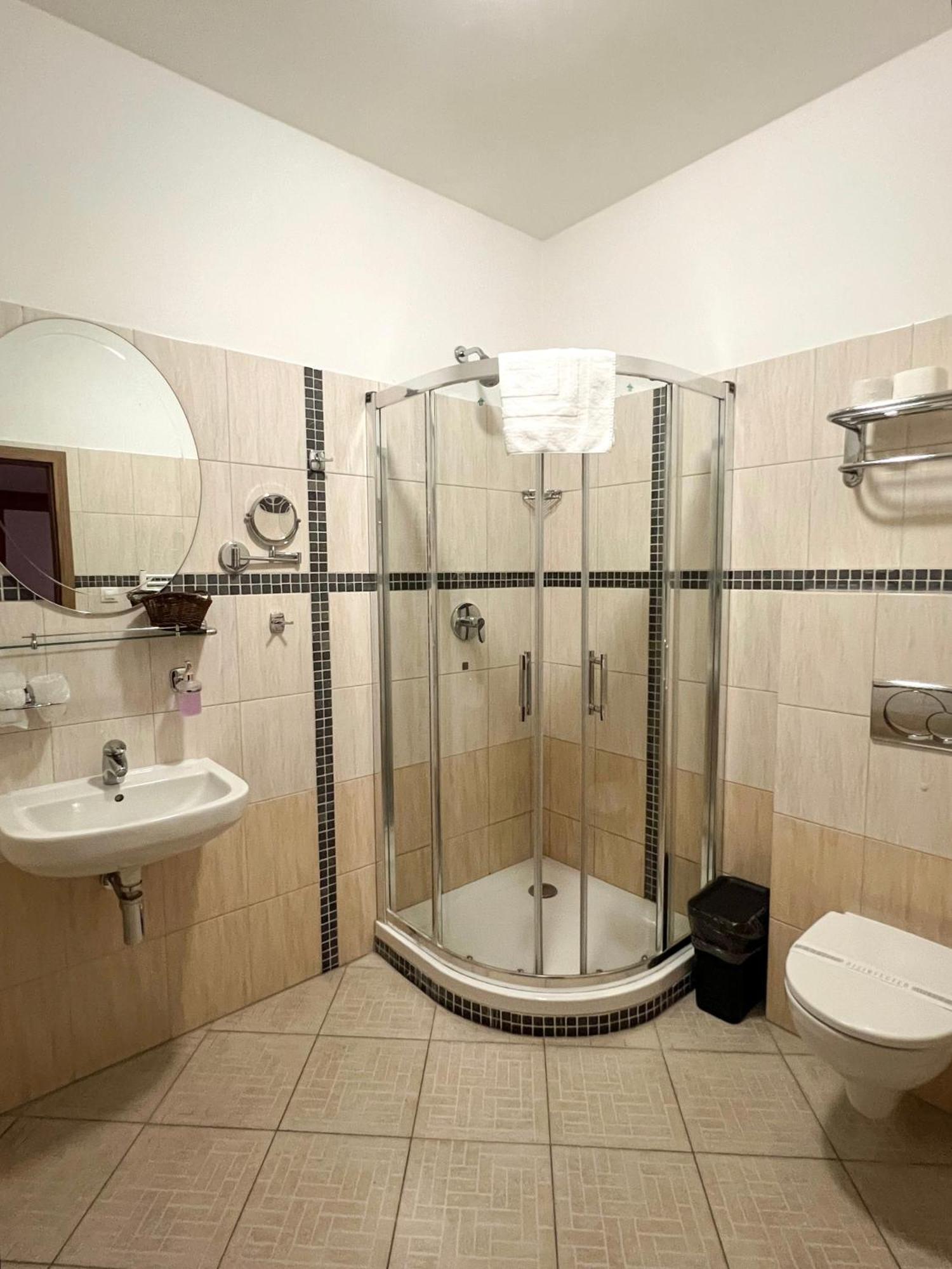 Hotel Lony