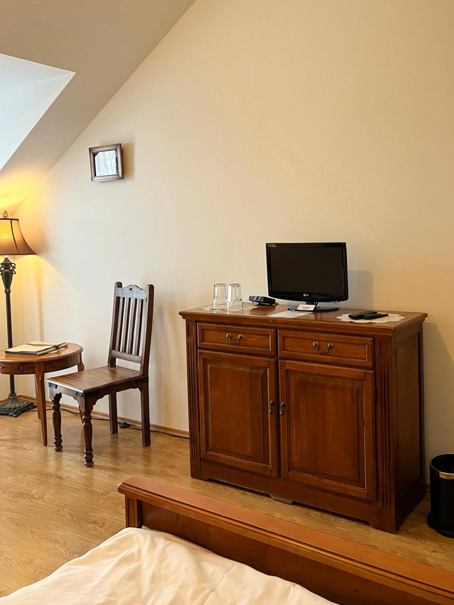 Lony Hotel 3*