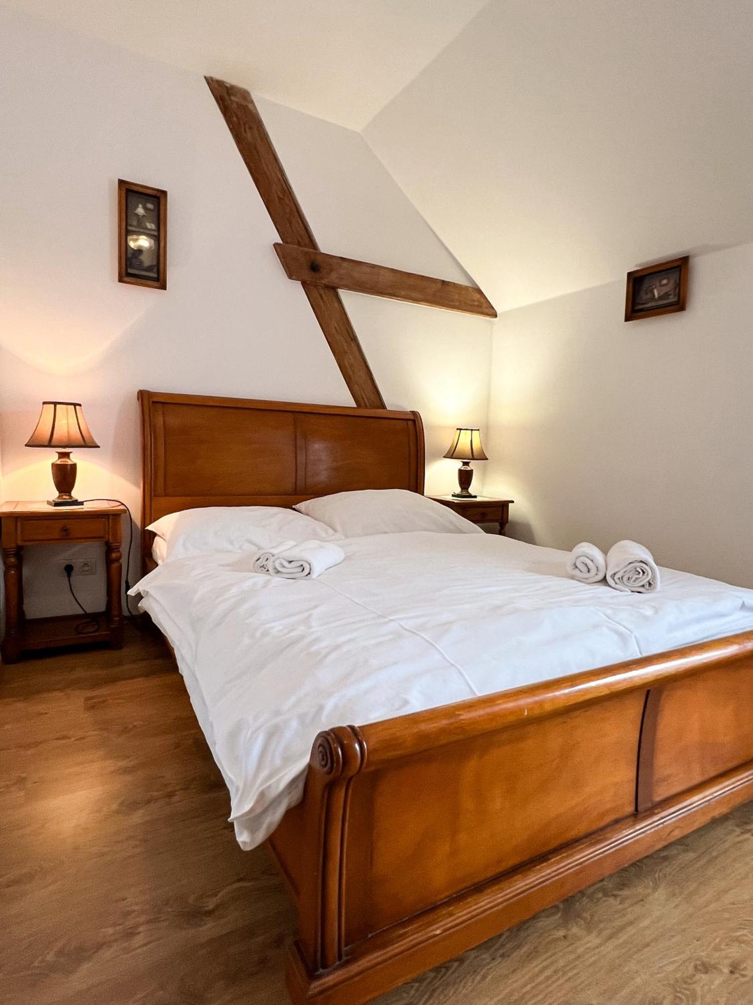 Hotel Lony