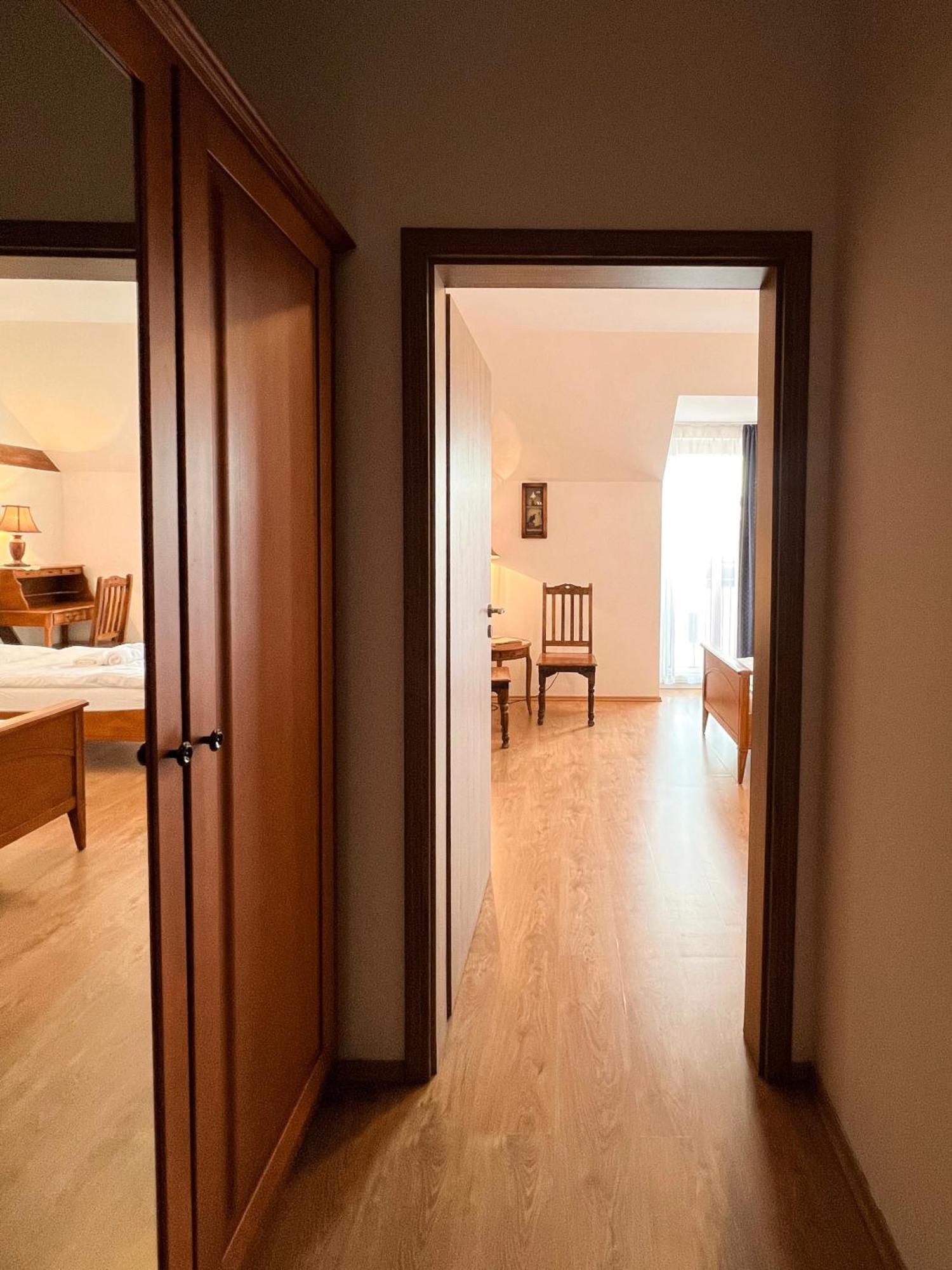 Hotel Lony 3*